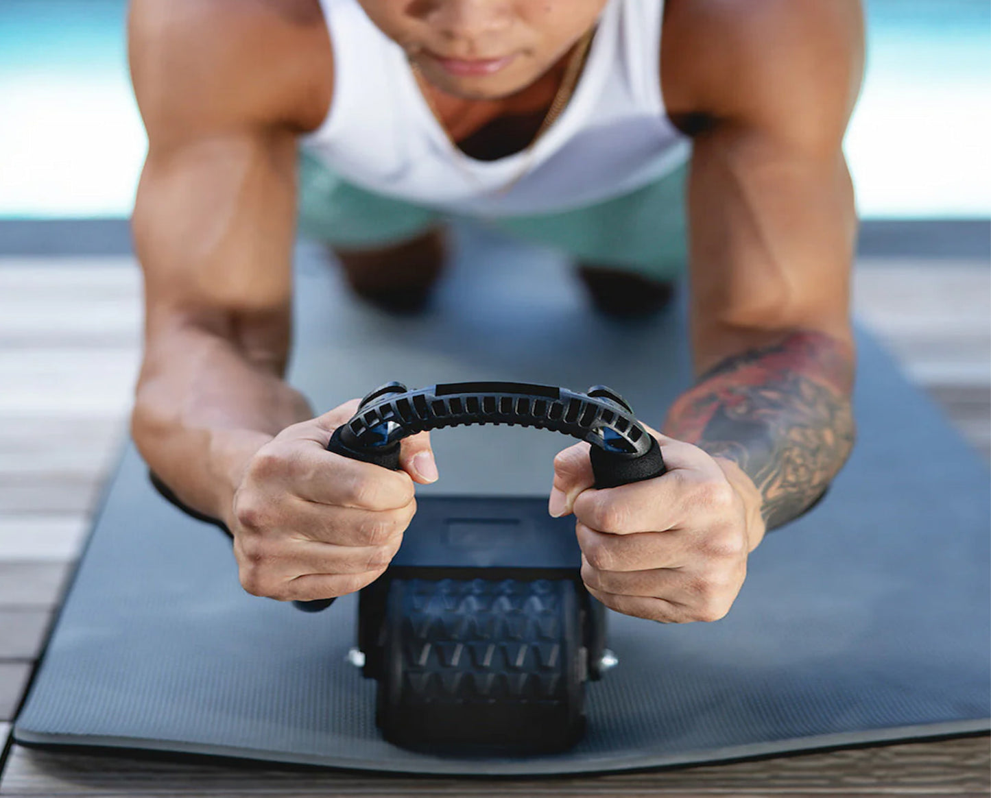 ™CoreRoll - גלגל בטן מתקדם לחיזוק שרירי הליבה. המבצע לזמן מוגבל בלבד!